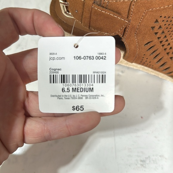 Liz Claiborne Peep Toe Brown Wedges With Eyelets - Picture 4 of 6